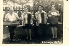 Антон Аляксандравіч Вадэйка, Ванда Пішчык,  Генадзь Пішчык,  Валянціна Пішчык